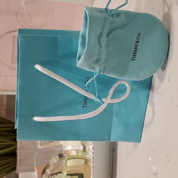Tiffany & Co. - Picture 1 of 3